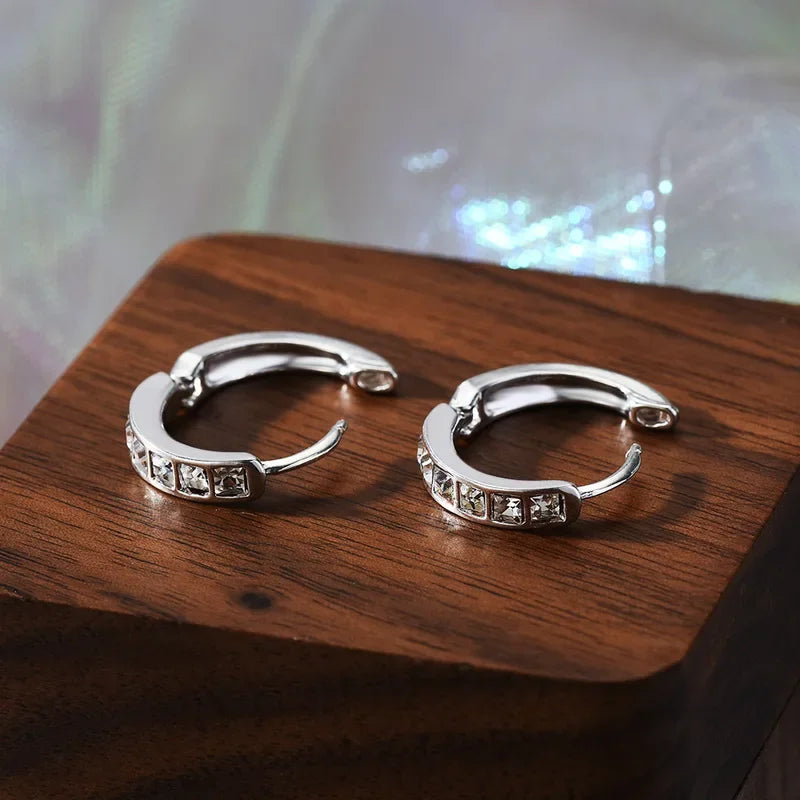 Silvery Round Huggie Earrings for Women Shining Zirconia Lightweight Hypoallergenic Huggie Hoop Earrings Jewelry Party Gifts