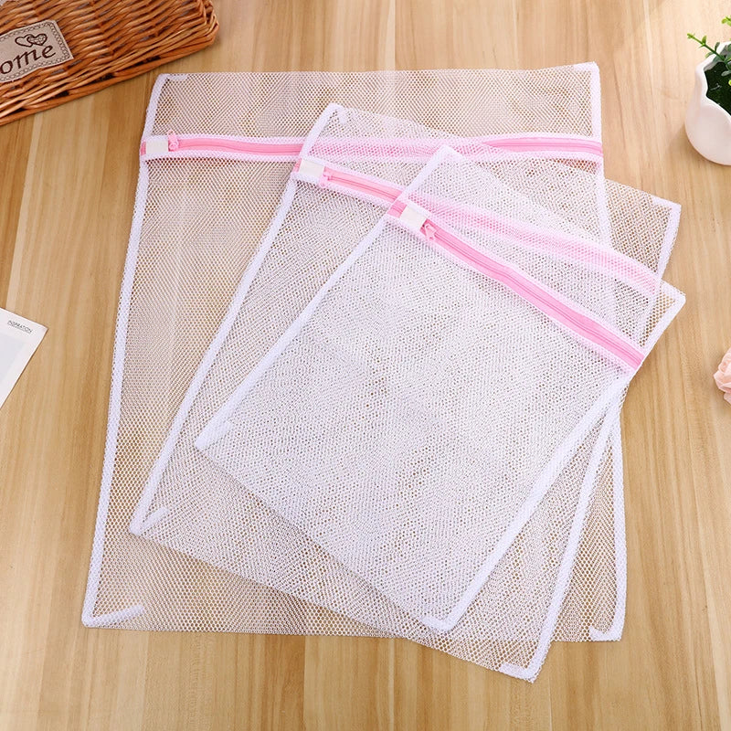 Never Ruin Your Clothes Again – Ultimate Protective Laundry Bag with Zipper!