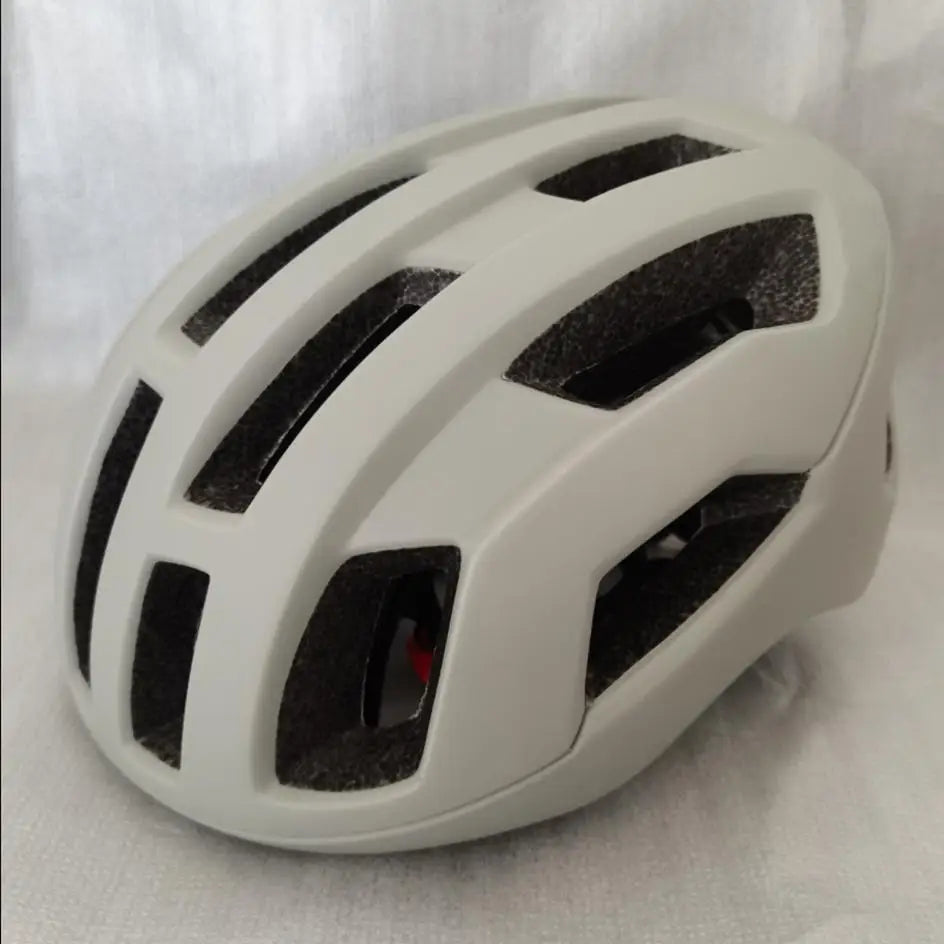 Ultralight Cycling Helmet Men Women Riding Intergrally-molded Mtb Air Bicycle Helmet EPS Road Bike 54-60cm Capacete Ciclismo