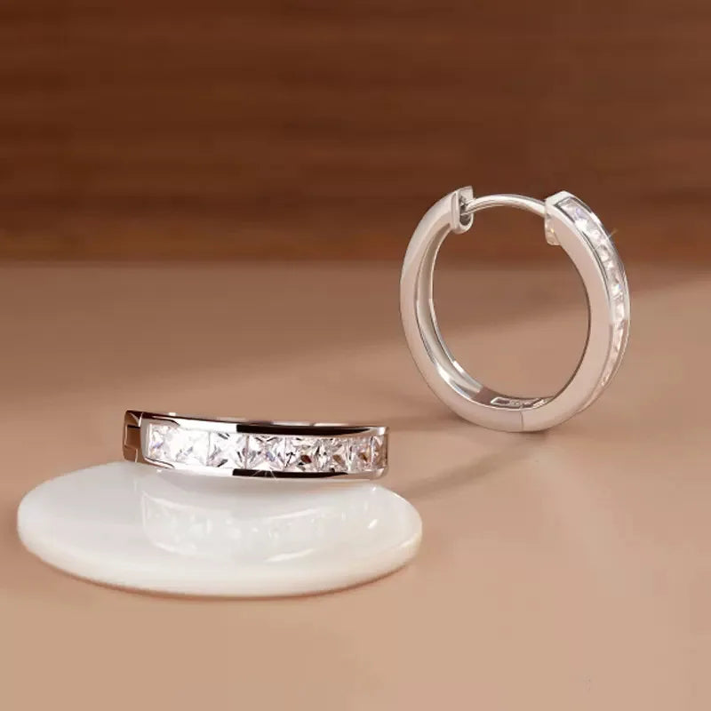 Silvery Round Huggie Earrings for Women Shining Zirconia Lightweight Hypoallergenic Huggie Hoop Earrings Jewelry Party Gifts