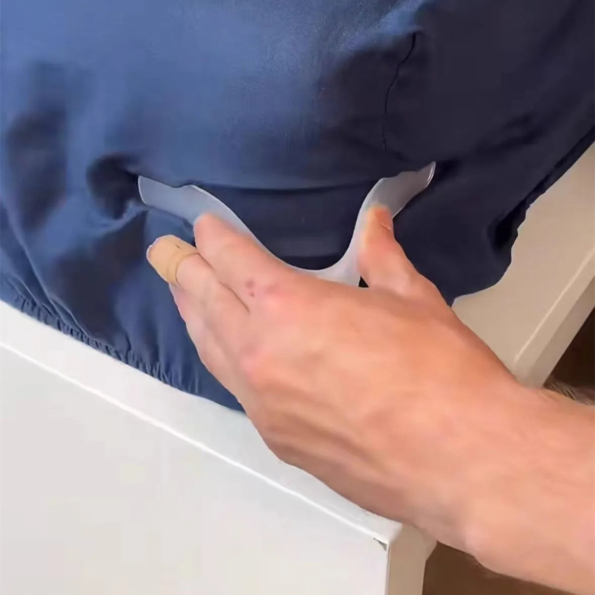 Universal Bedsheet Corner Tightener Clips – Mattress Secure Holder