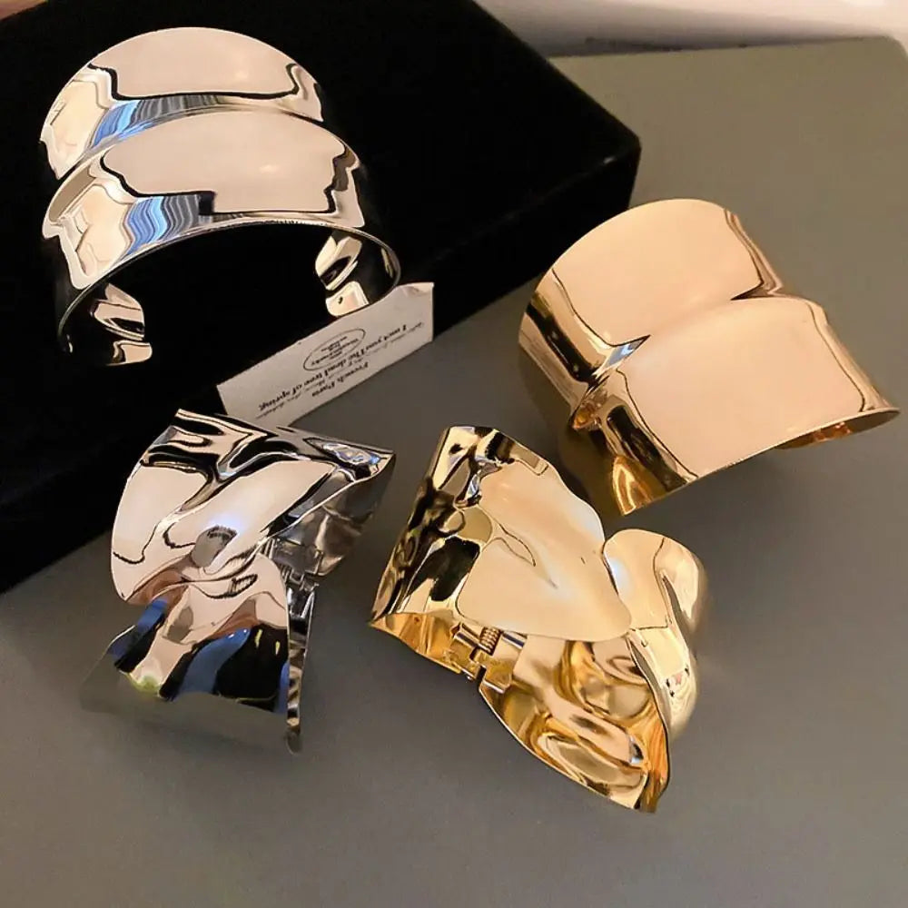Irregular Pleated Bangle Cold Wind Iron Open Bracelet Exaggerated Temperament Bold Statement Bracelet Fashion Accessory