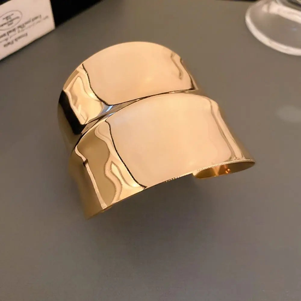 Irregular Pleated Bangle Cold Wind Iron Open Bracelet Exaggerated Temperament Bold Statement Bracelet Fashion Accessory